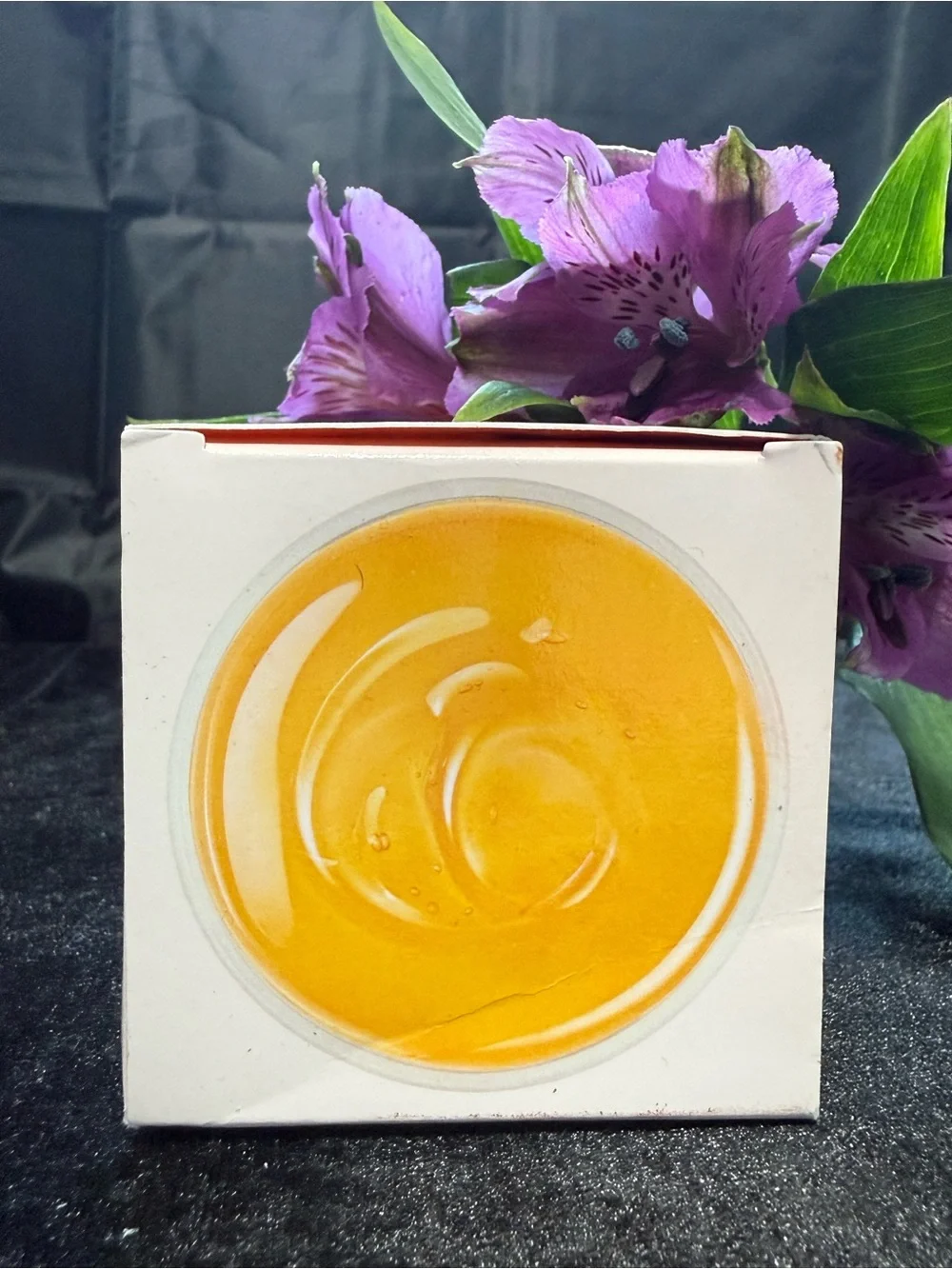 Kiwi botanicals brightening honey